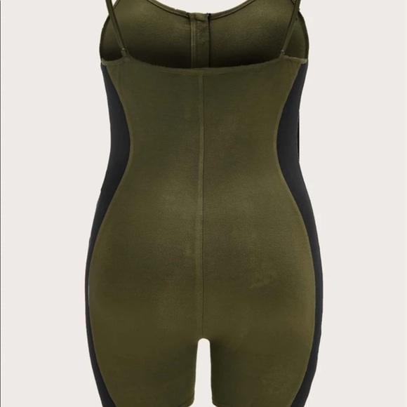 Plus Contras Side HalfZipper PlacketUnitard Romper - Picture 2 of 4